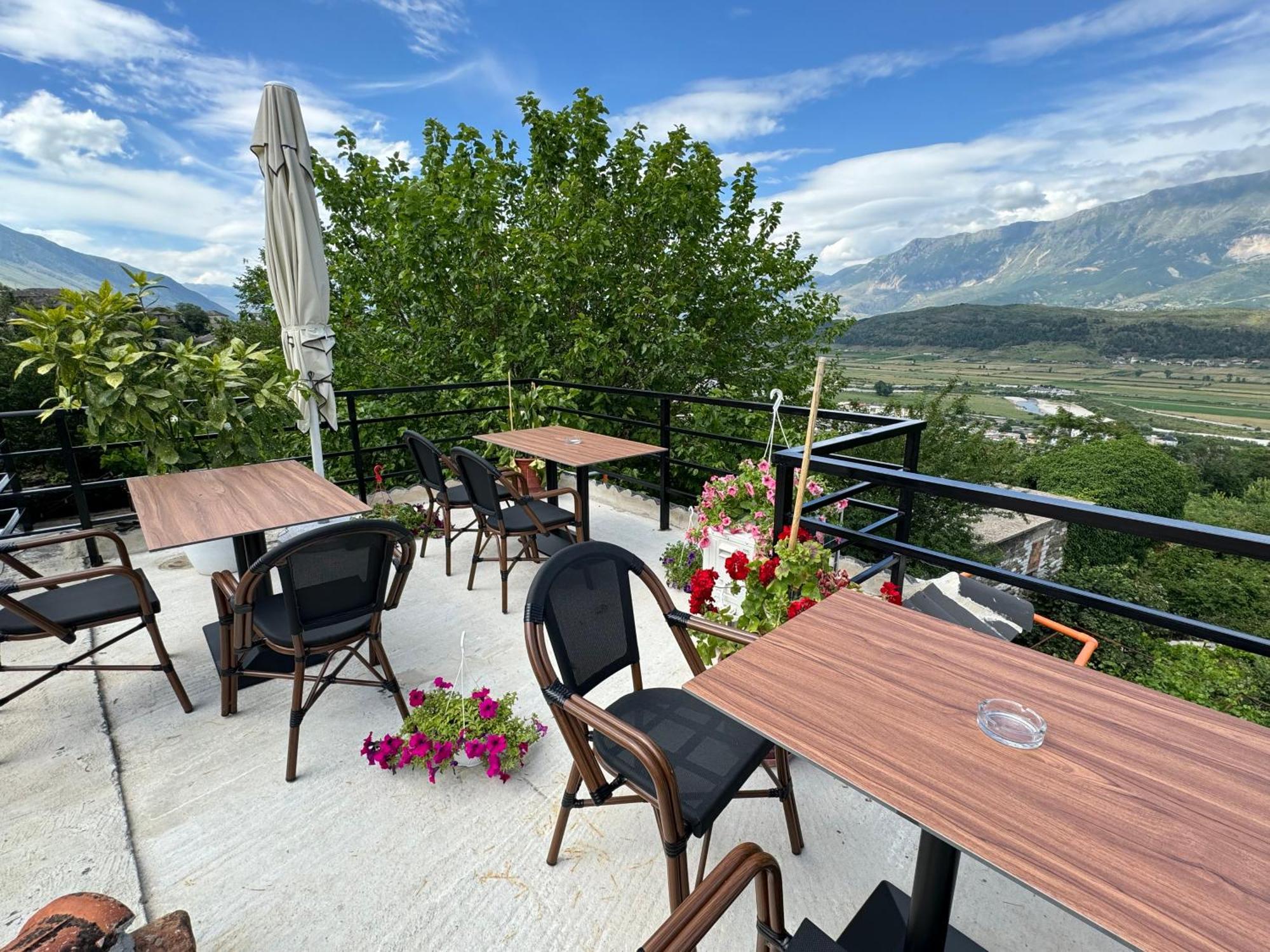 Guva Guest House Gjirokastër المظهر الخارجي الصورة